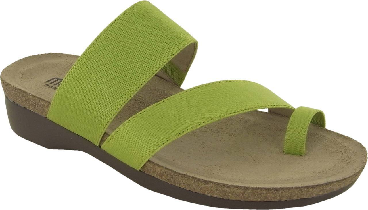 Munro Aries in Green Fabric