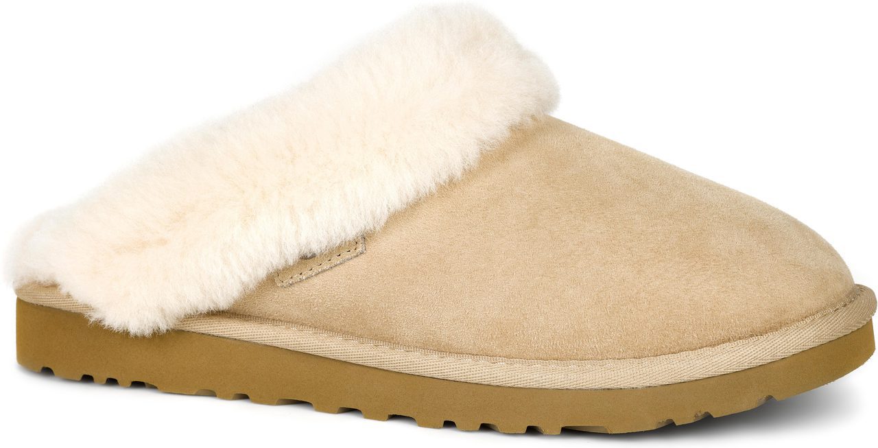 UGG Cluggette in Sand